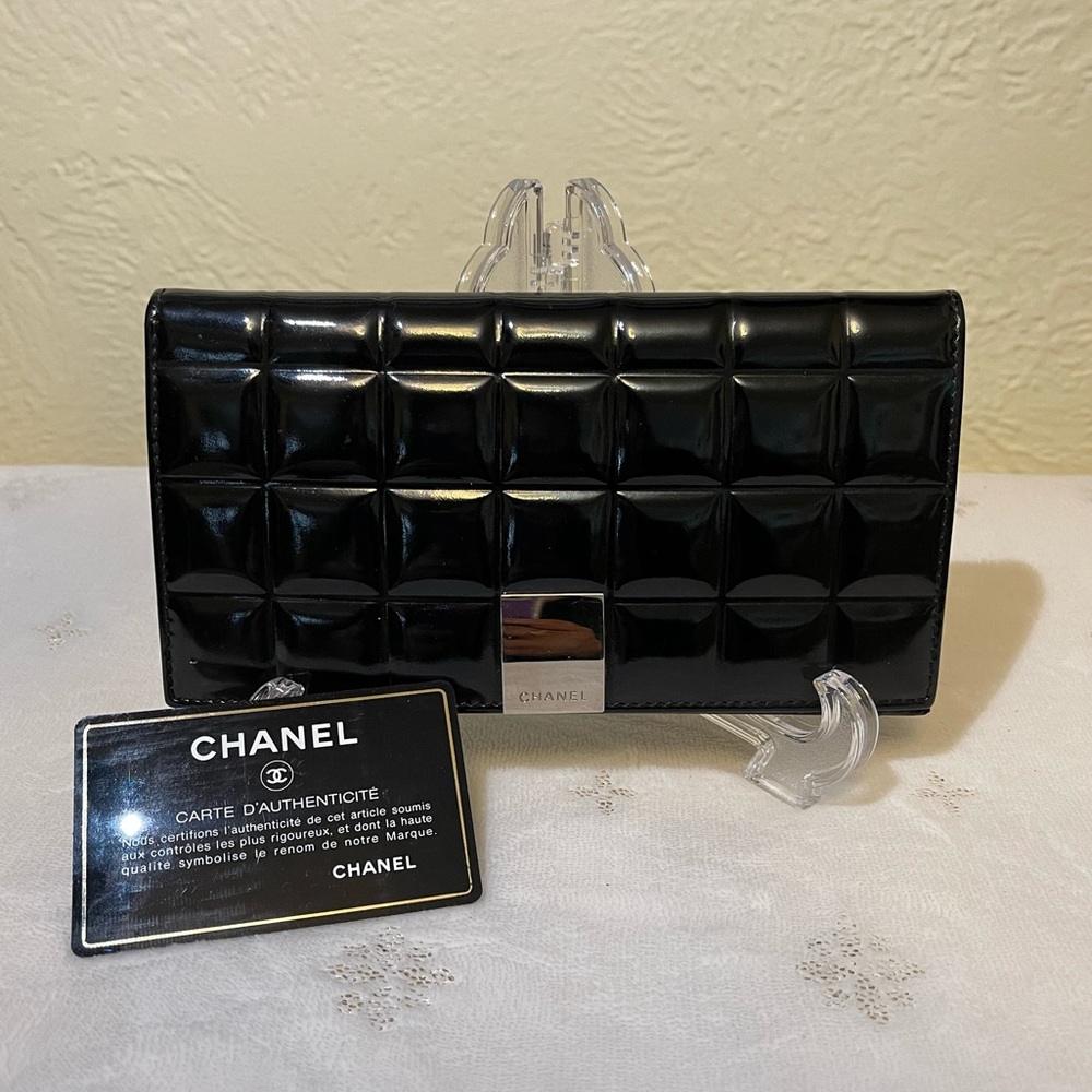 🇫🇷CHANEL authentic choco bar patent leather wallet - Picture 1 of 16